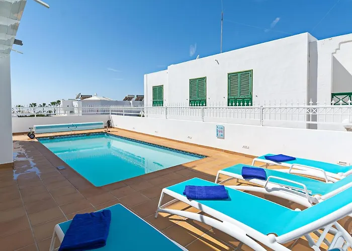 Lovely 3-Bed Villa In Puerto Del Carmen