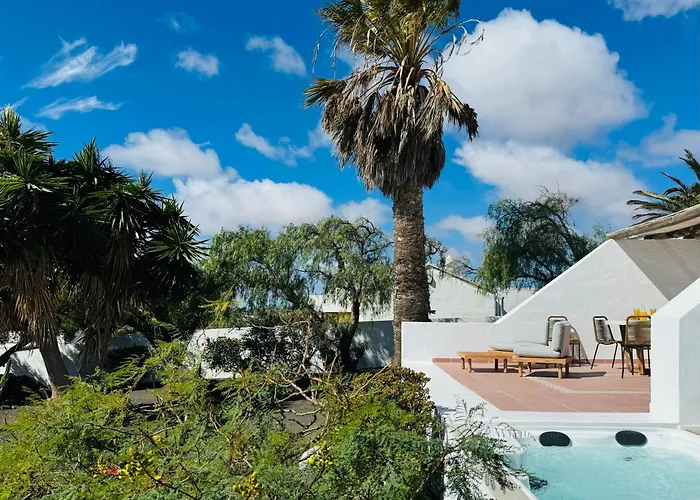 Canaryislandshost L Las Palmeras