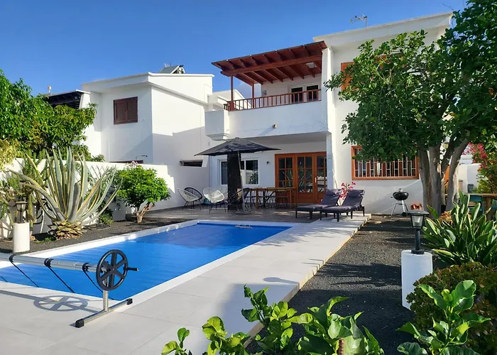 Villa Anna With Heated Pool