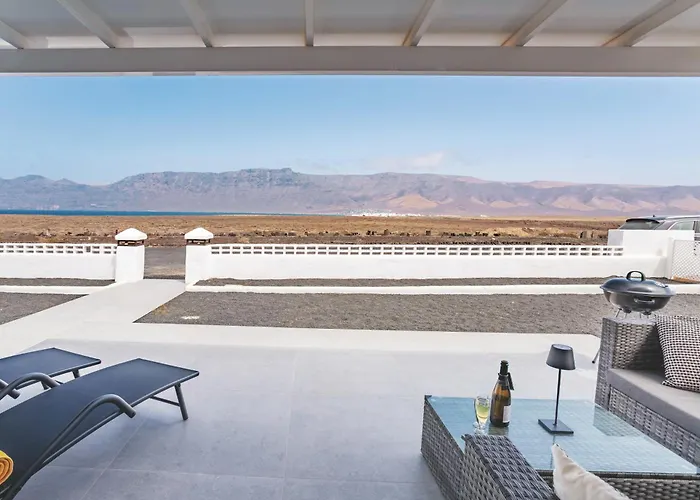 Casita San Juan, Near Famara Beach, Surf, Kite, Hike
