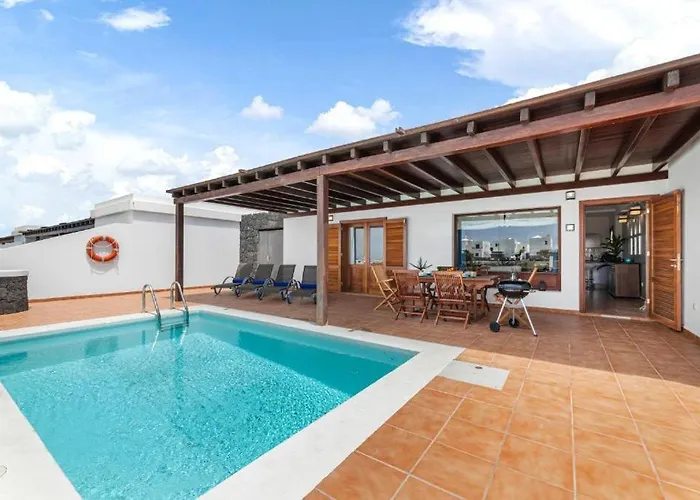 Lanzarote Villa 3 Islands - Pool Heated