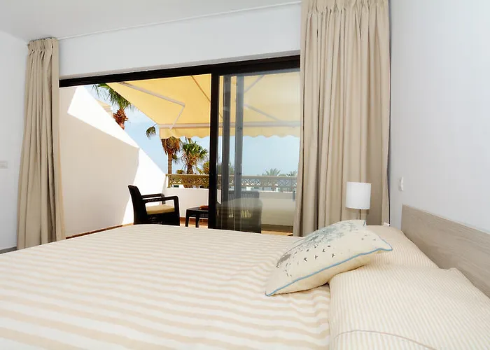 Apartamentos Club De Mar
