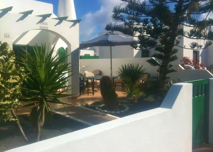 2 Bedrooms Appartement With Sea View Shared Pool And Enclosed Garden At Montana Roja