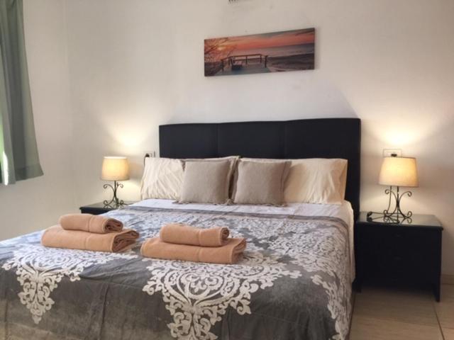 Centrally Located Rupert 3 Bedrooms Private Pool Close To Amenities Puerto Del Carmen *