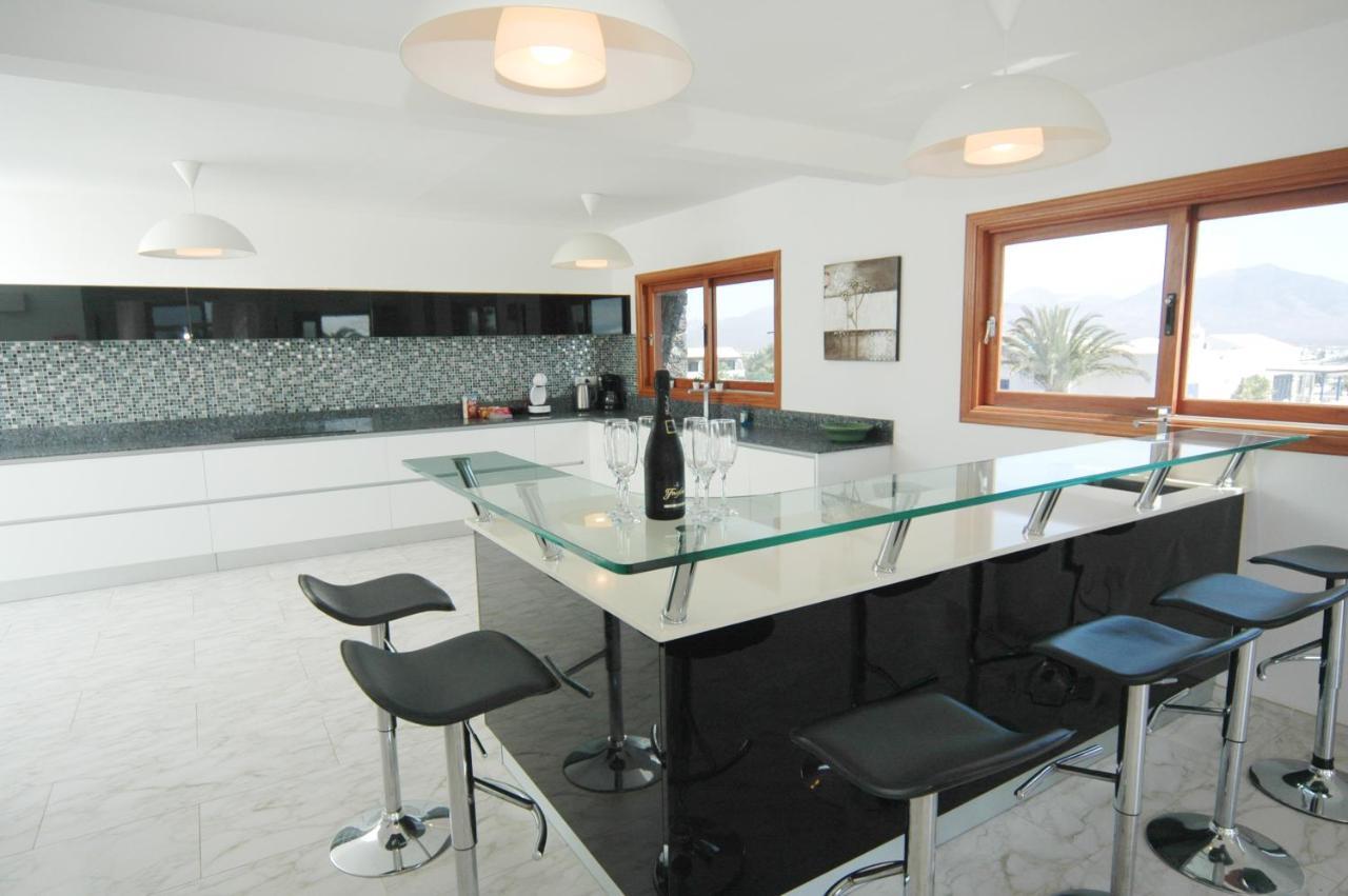 Montana Baja - A Stunning 7 Bedroom - Perfect For Large Families And Friends * Playa Blanca (Lanzarote)