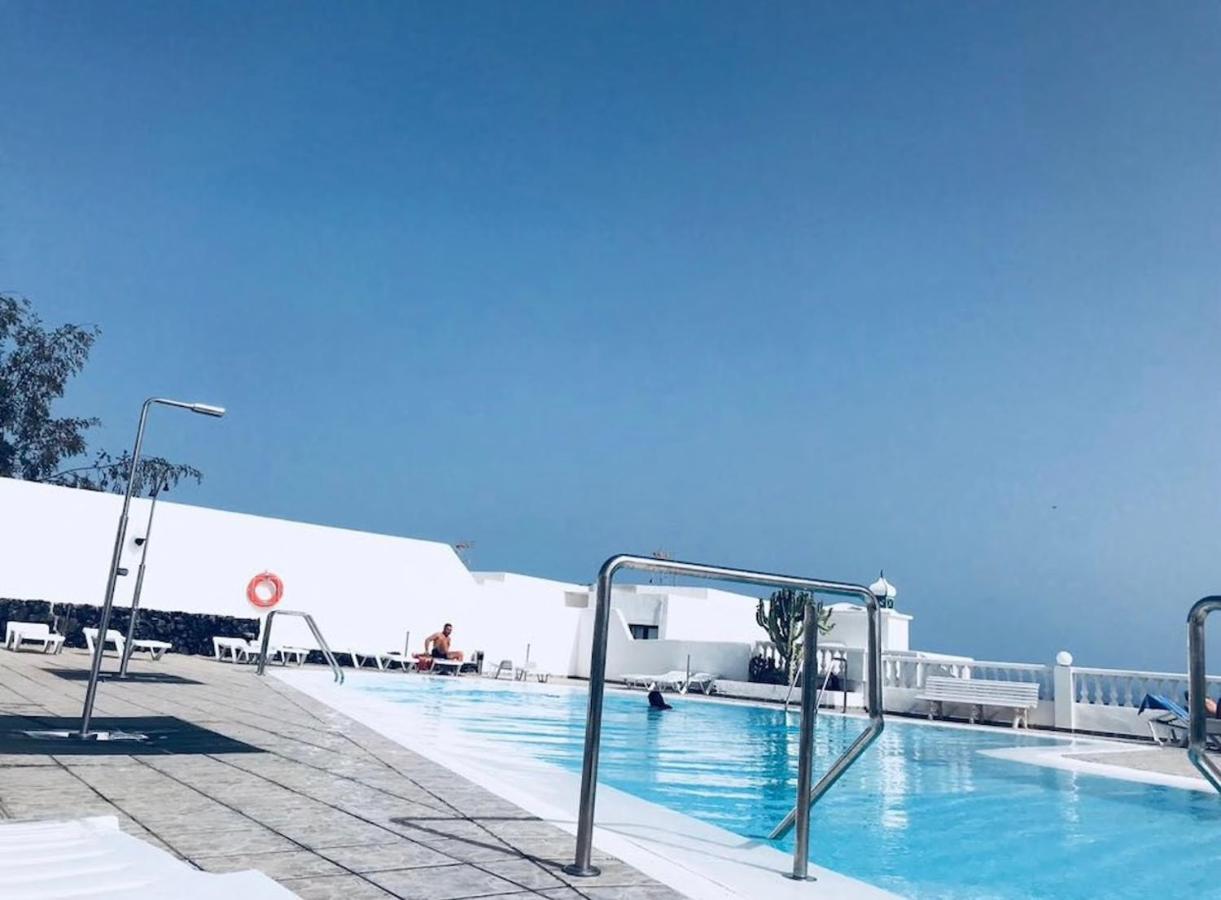 Apto. En Colinas Del Sol Apartamento *
