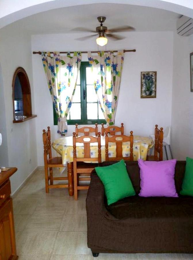 Apartment 2 Bedrooms With Sea View Shared Pool And Enclosed Garden At Montana Roja Playa Blanca (Lanzarote)