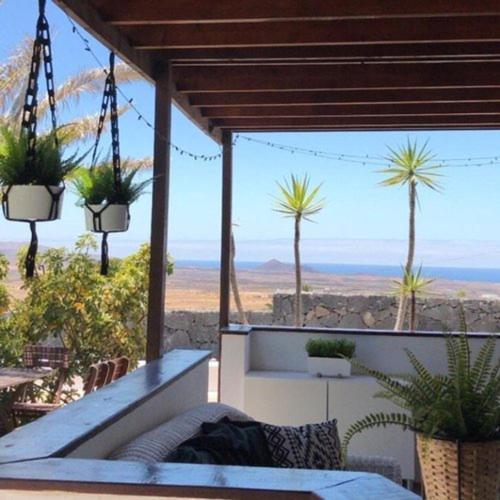 Oasis Surf House Homestay