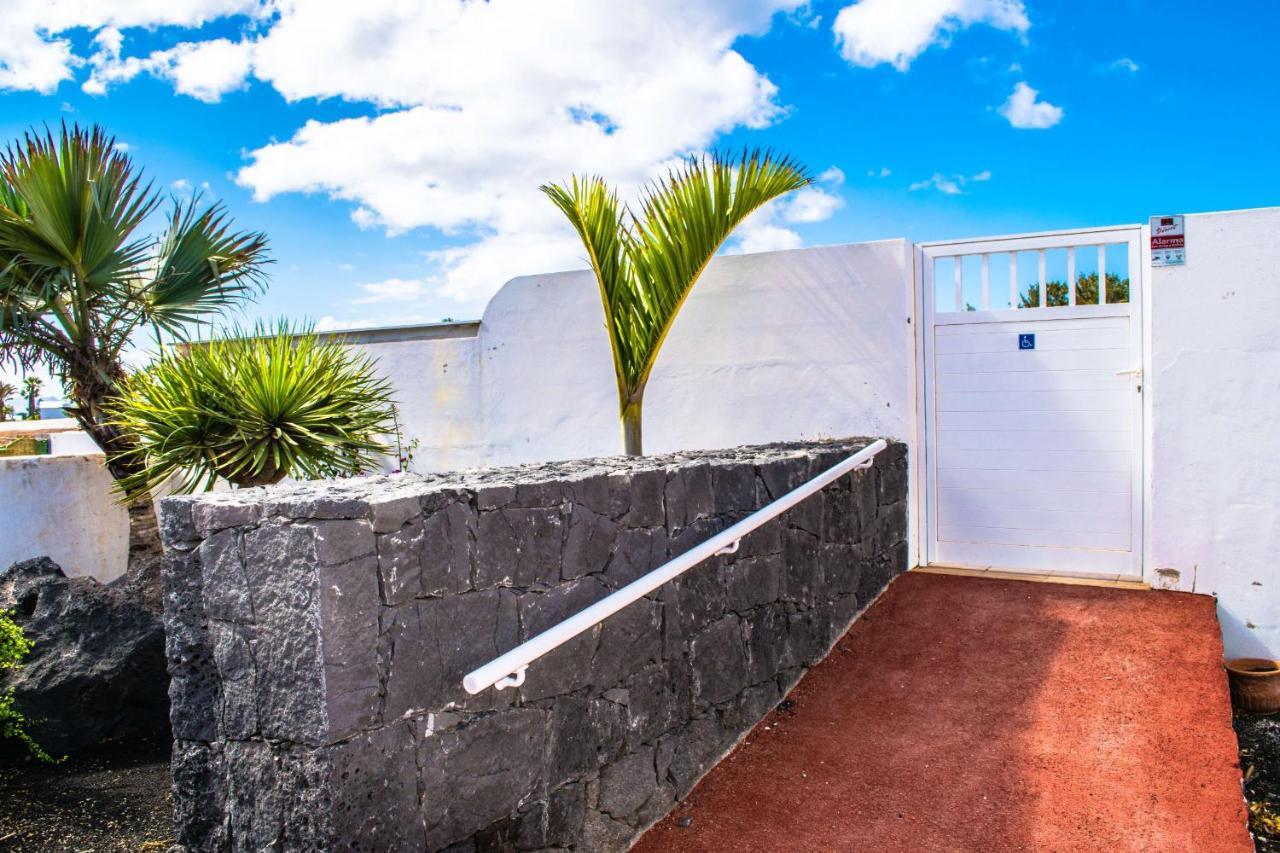 Michelle - Lh114 By Now Ltd * Playa Blanca (Lanzarote)