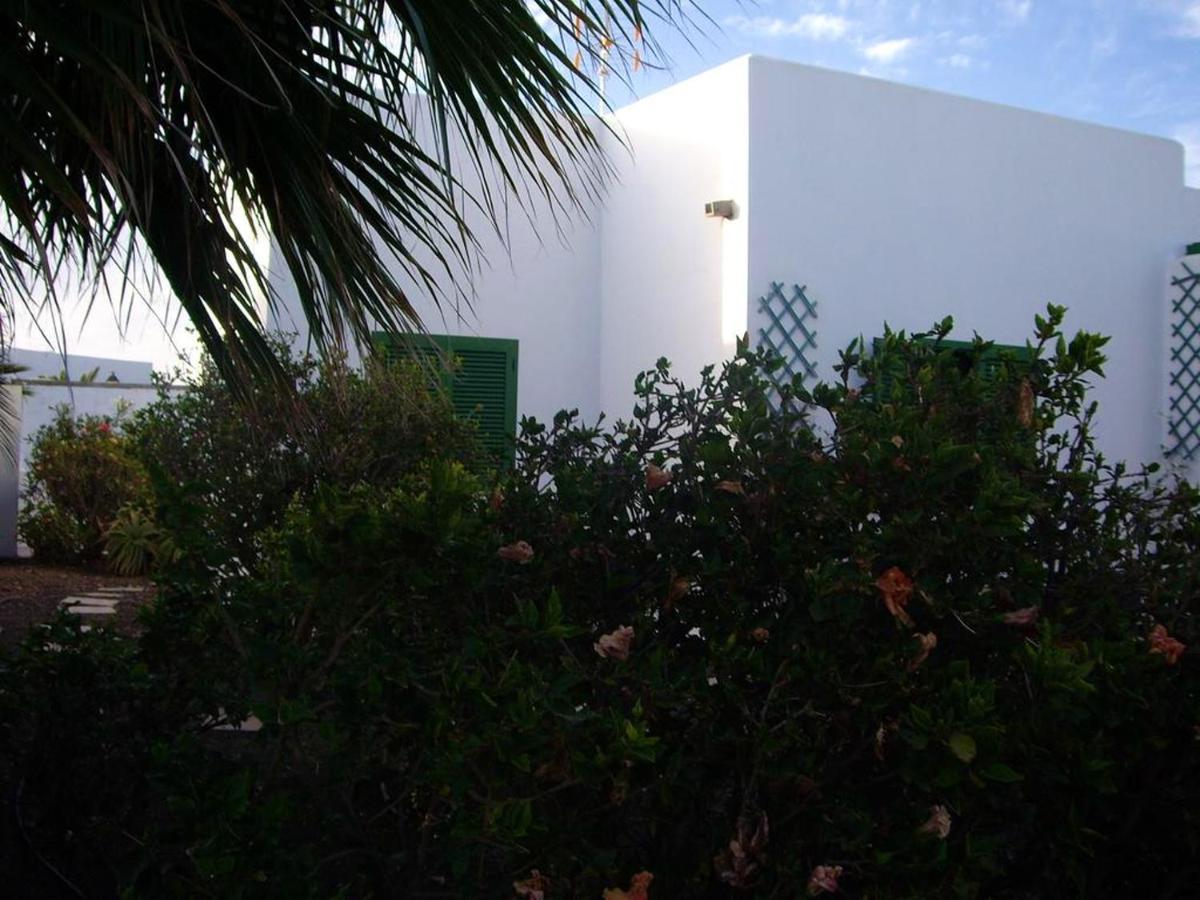 2 Bedrooms With Sea View Shared Pool And Enclosed Garden At Montana Roja * Playa Blanca (Lanzarote)