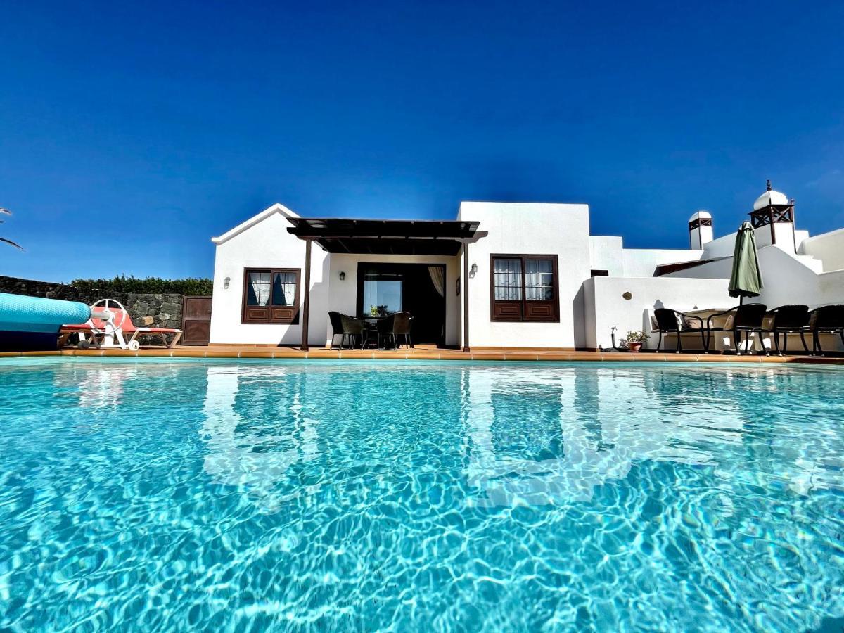 Pilar Villa *