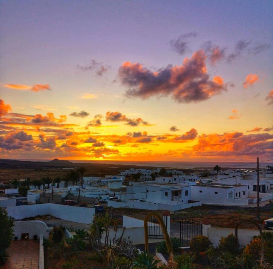 Oasis Surf House Homestay Soo