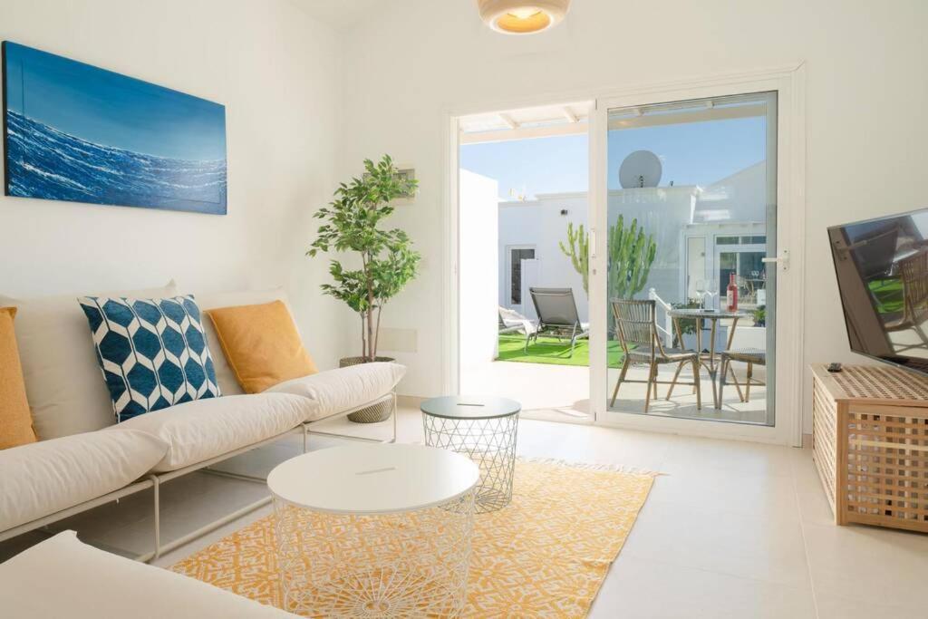 Apartamento Luxurious A2 In A Quiet Complex With Pool 100m From The Sea Charco del Palo