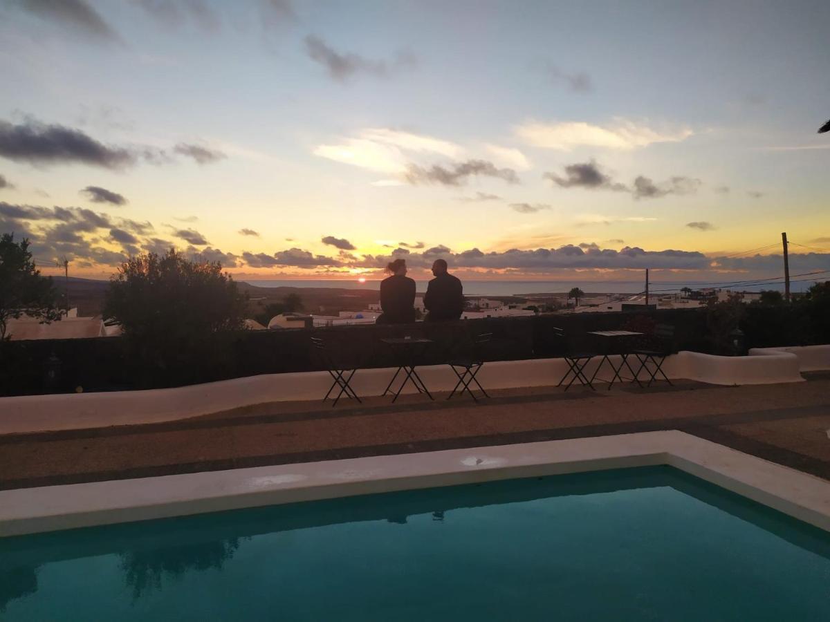 Oasis Surf House * Soo