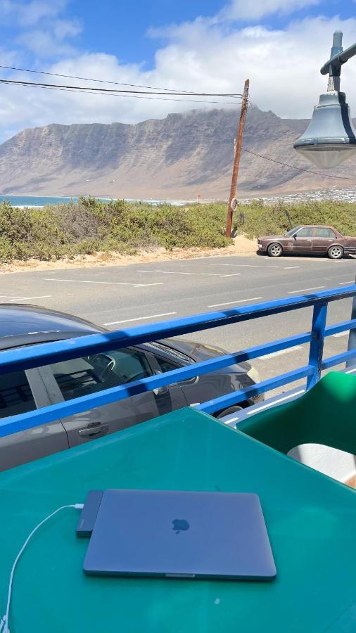 Red Star Surf & Yoga Camp Lanzarote Hostel Famara