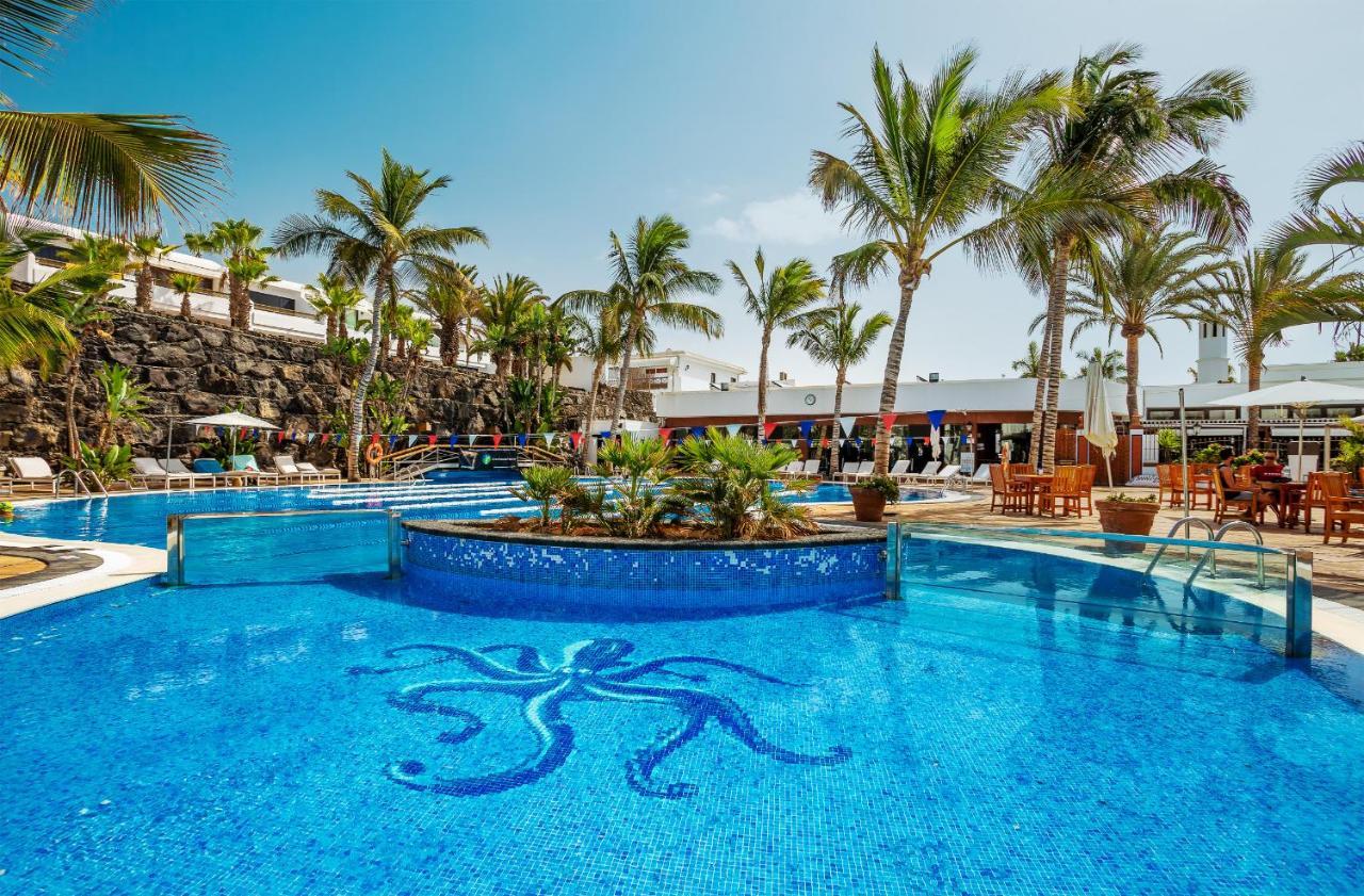 Red Volcano Apartment, Free Access To The Fariones Sports Center * Puerto del Carmen (Lanzarote)