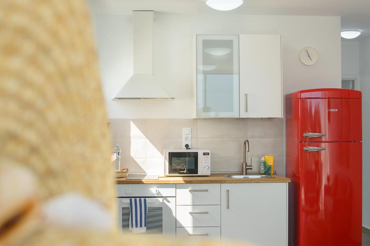 Apartamento Red Volcano Apartment, Free Access To The Fariones Sports Center Puerto del Carmen (Lanzarote)