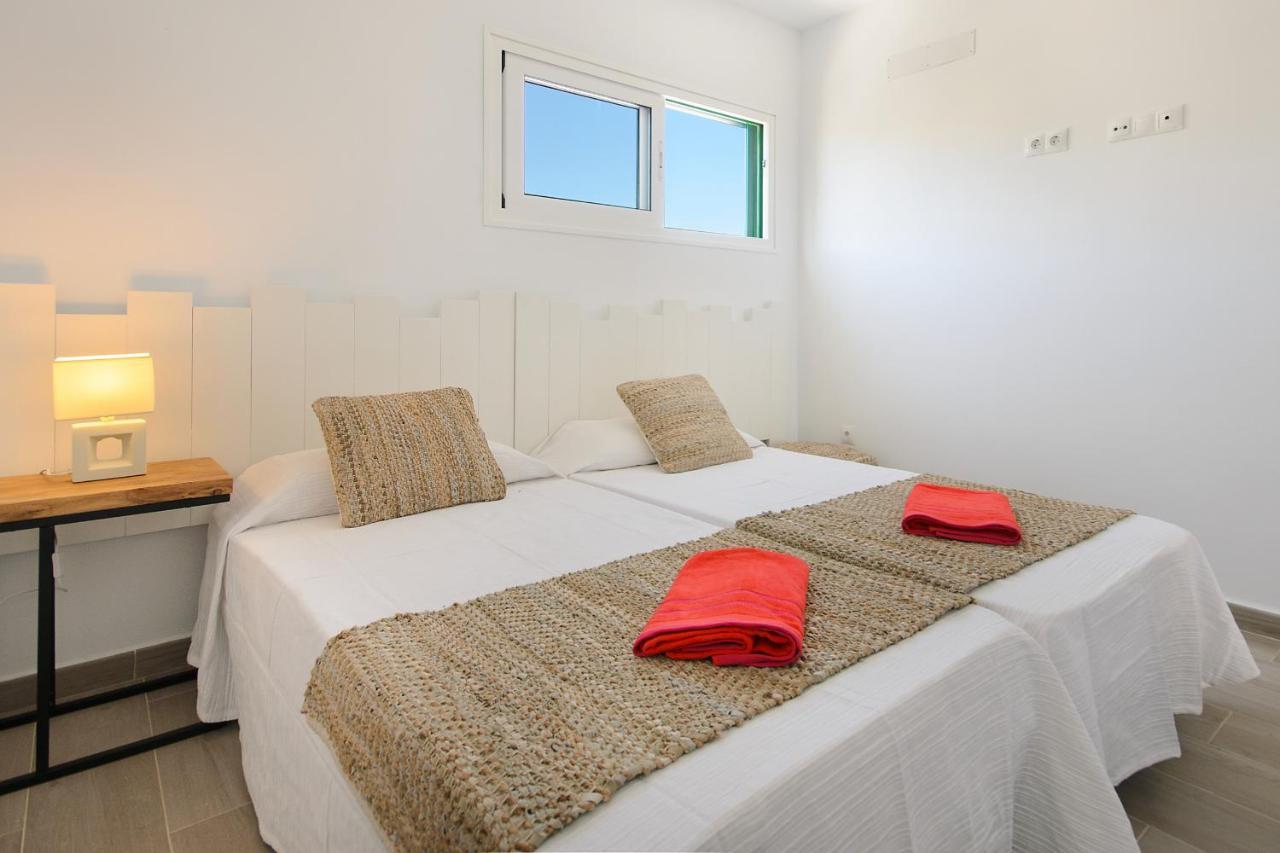 Red Volcano Apartment, Free Access To The Fariones Sports Center * Puerto del Carmen (Lanzarote)