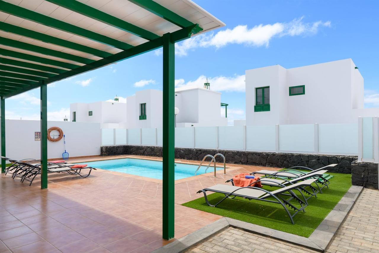 Casas Nohara, Playa Blanca Villa *