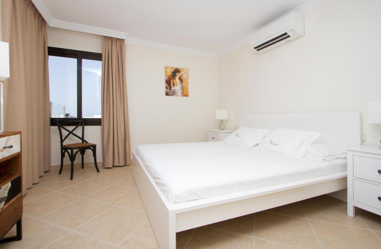 Luxury Near 1km Swimming Pool Tennis Court Great For Ages *