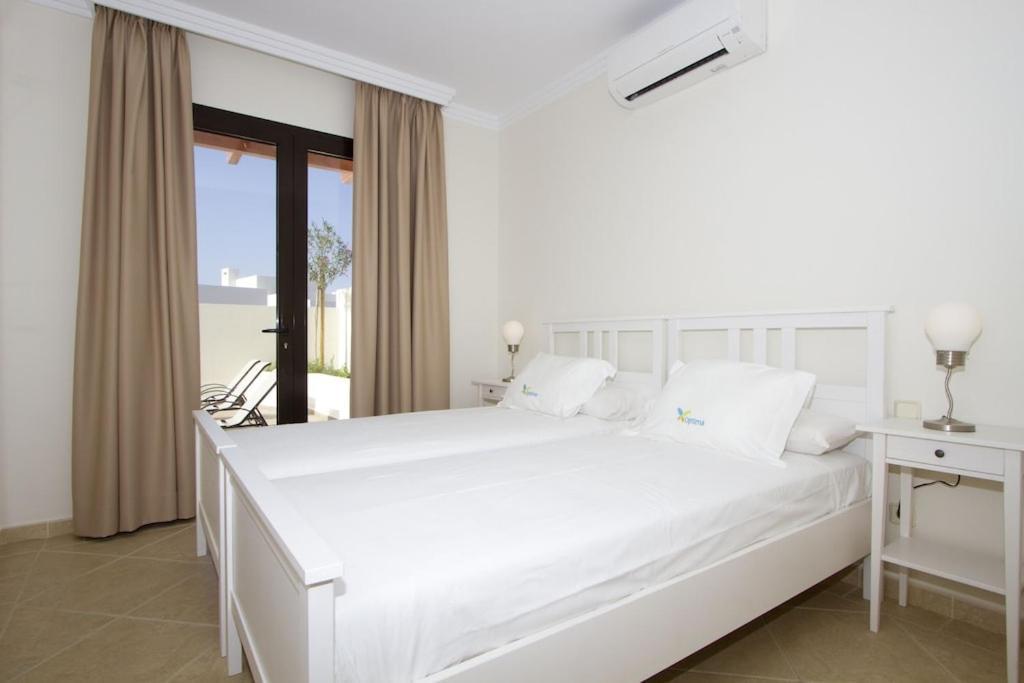 Luxury Near 1km Swimming Pool Tennis Court Great For Ages Playa Blanca (Lanzarote)