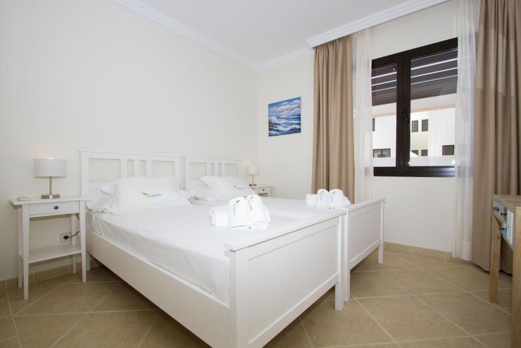 Luxury Near 1km Swimming Pool Tennis Court Great For Ages Villa Playa Blanca (Lanzarote)