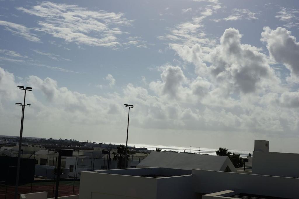 Luxury Near 1km Swimming Pool Tennis Court Great For Ages Villa *