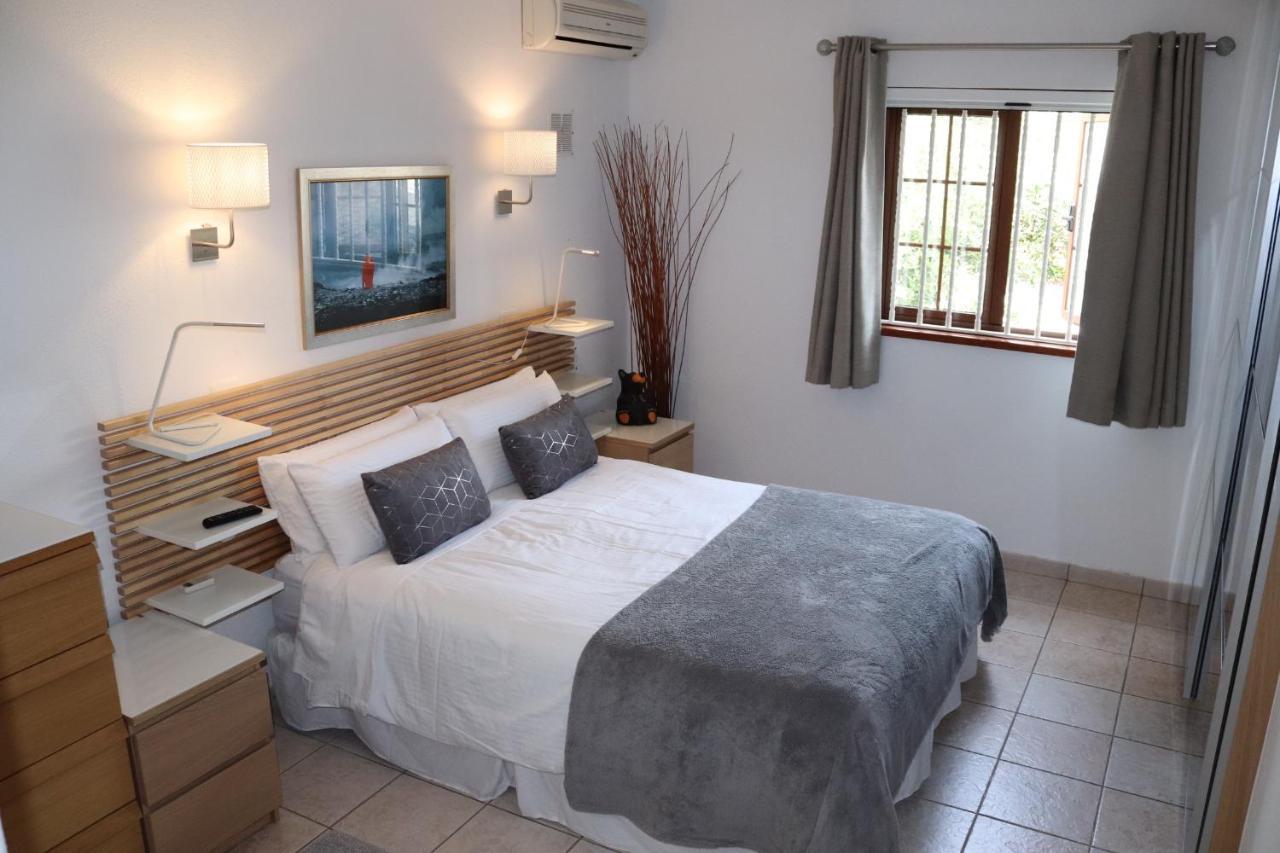 Deluxe 2 Bedroom On Brisas Complex With Large Heated Pool, Close To *