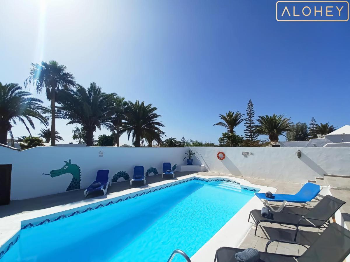 Villa Magica 7 Minutes Walk To Center With Pool And A/c