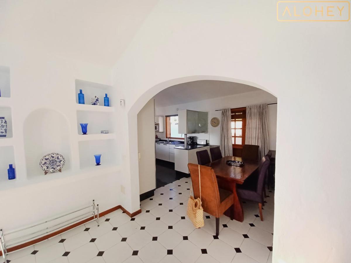 Villa Magica 7 Minutes Walk To Center With Pool And A/c