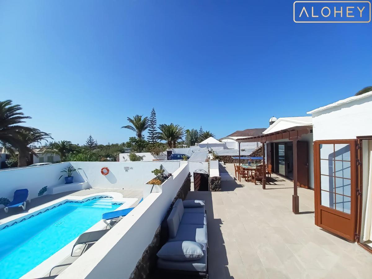 Villa Magica 7 Minutes Walk To Center With Pool And A/c *