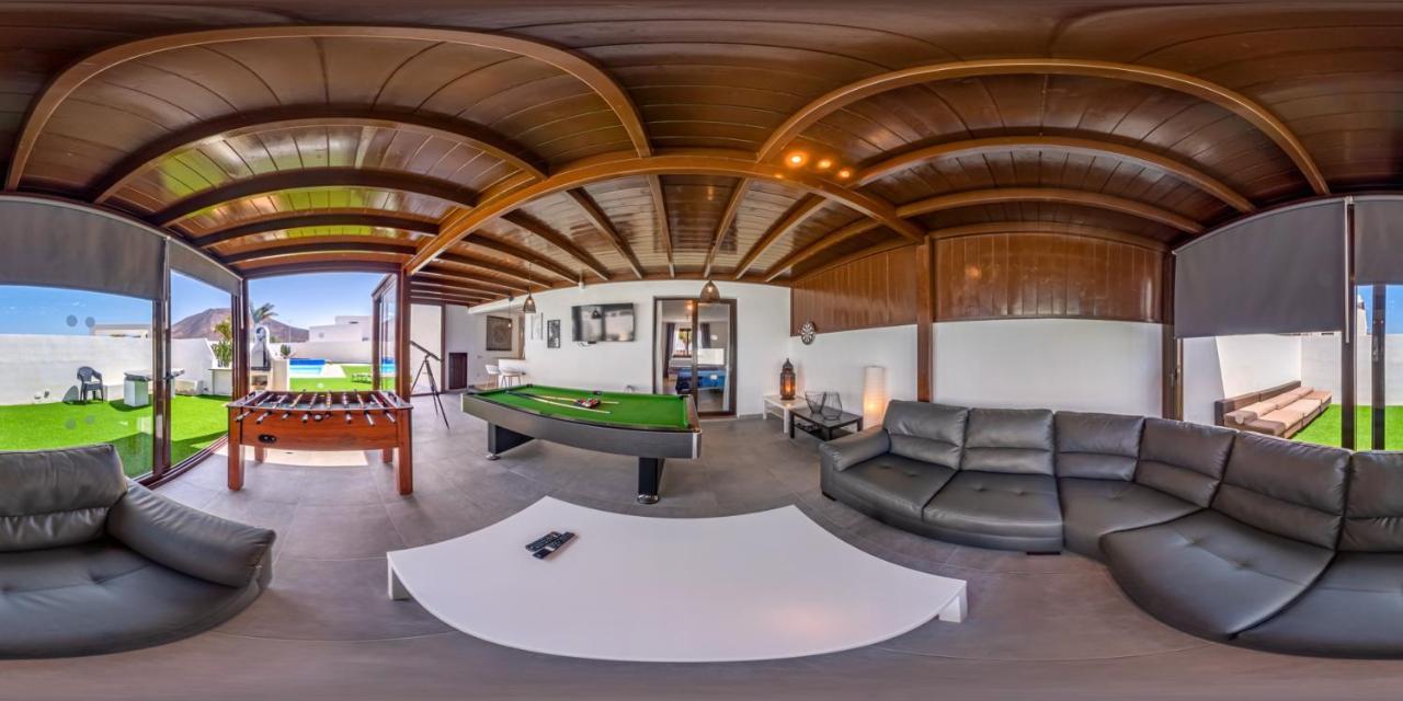 Lanzarote Deluxe & Pool Villa *