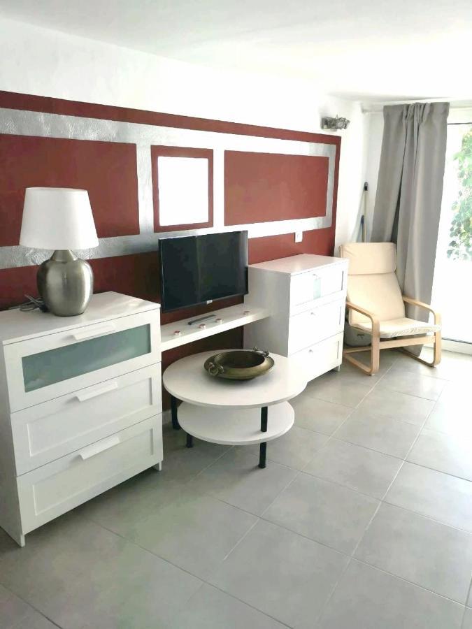 La Santa - Casa Marosenia * Güime