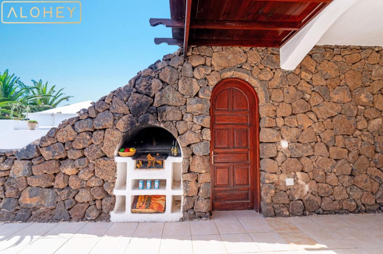 Villa Magica 7 Minutes Walk To Center With Pool And A/c *