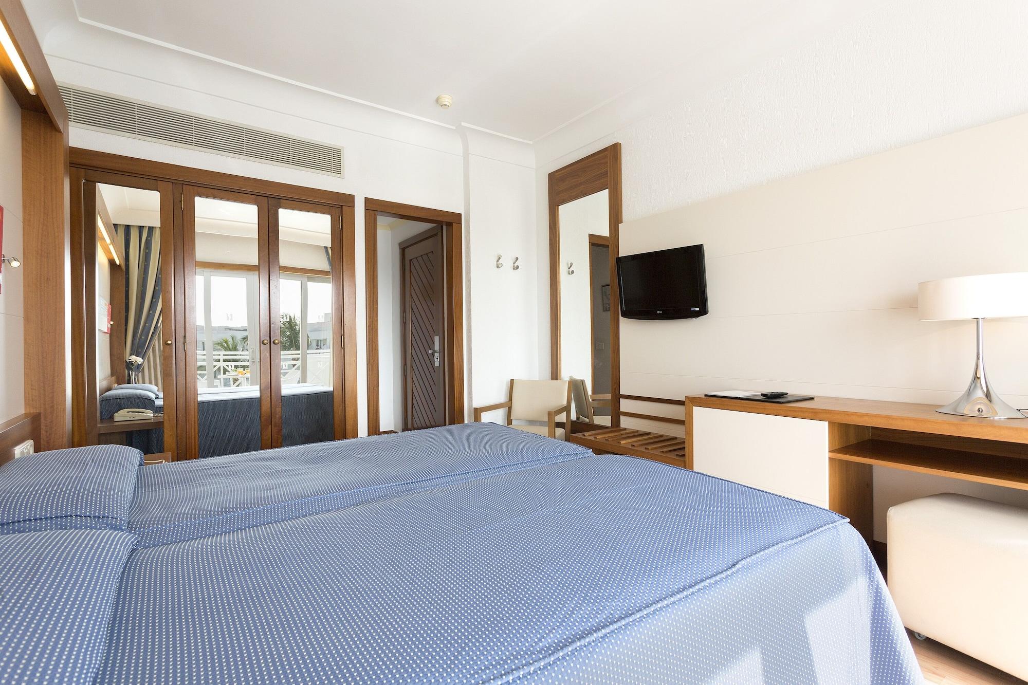 Hipotels La Geria Hotel 4*