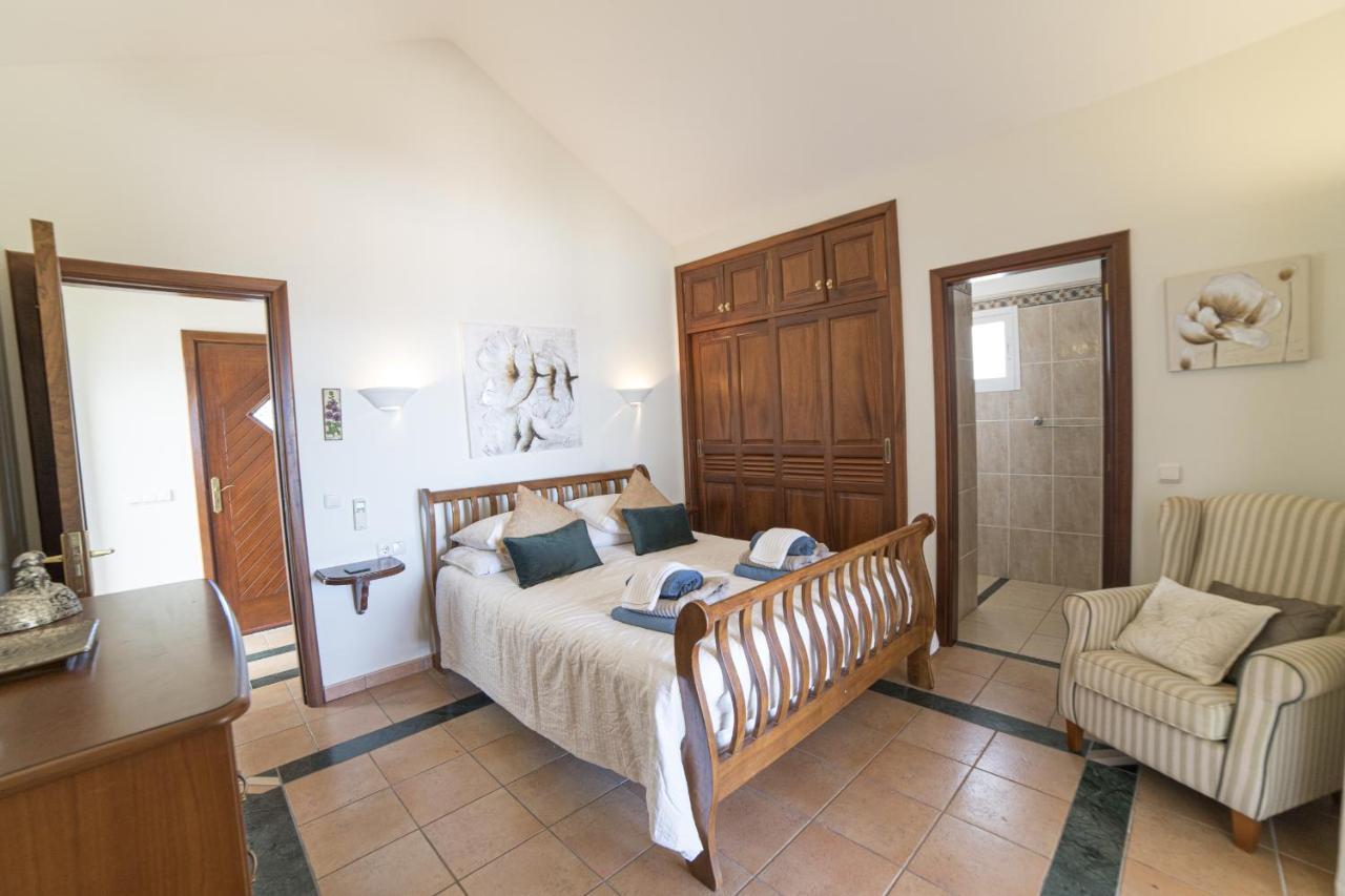 Costa Gwiga Villa *