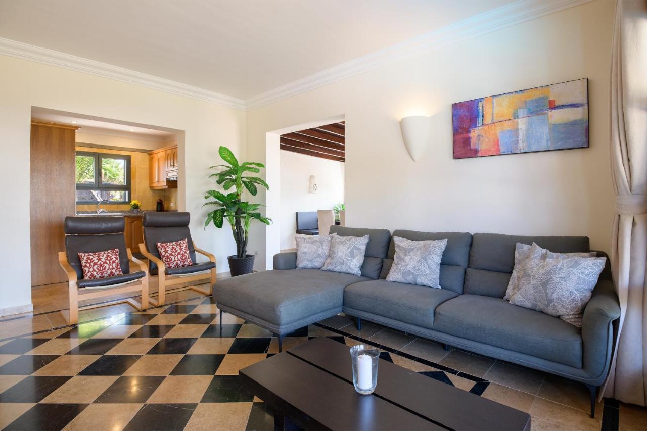 Hipoclub Villas, Rosa