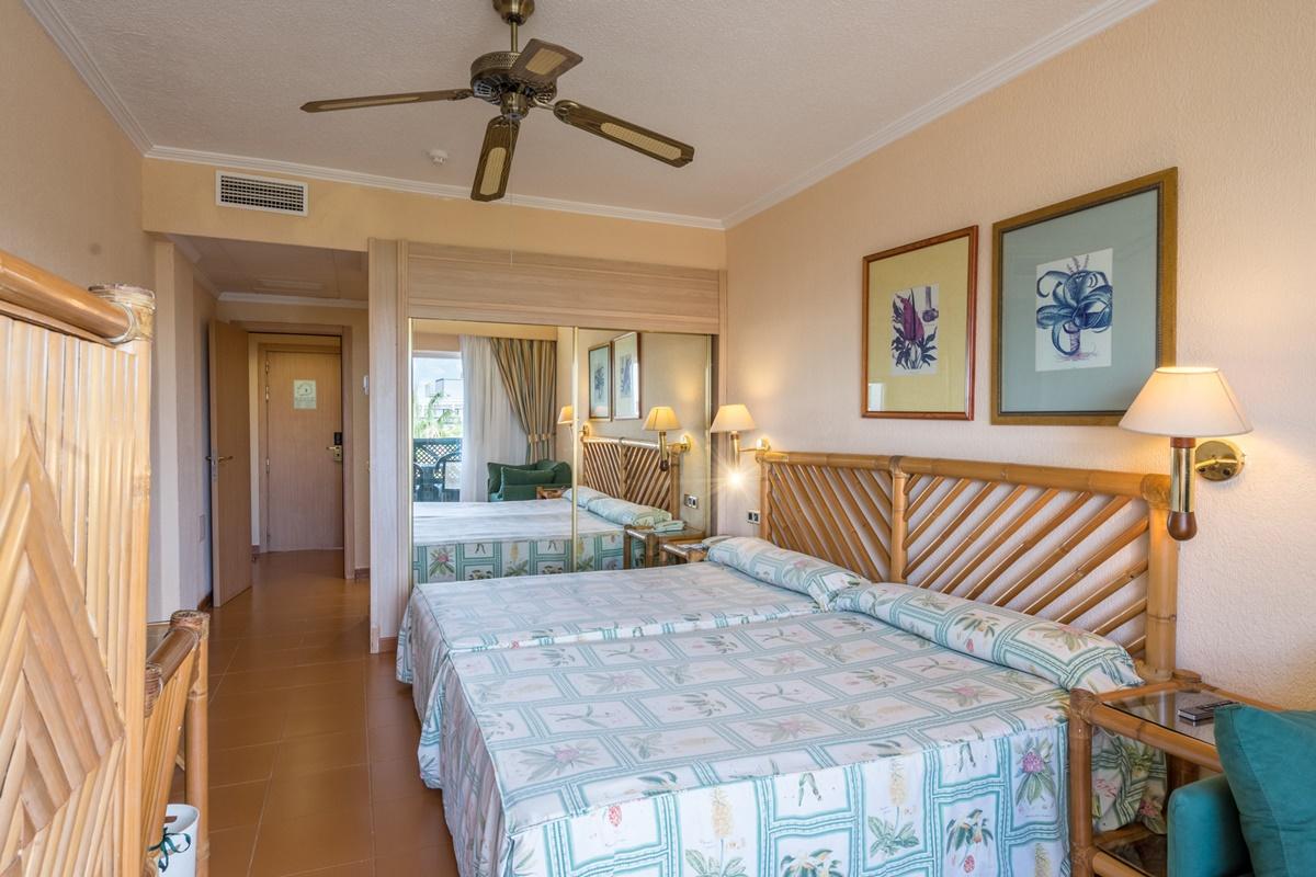 Bluesea Costa Bastian 4*