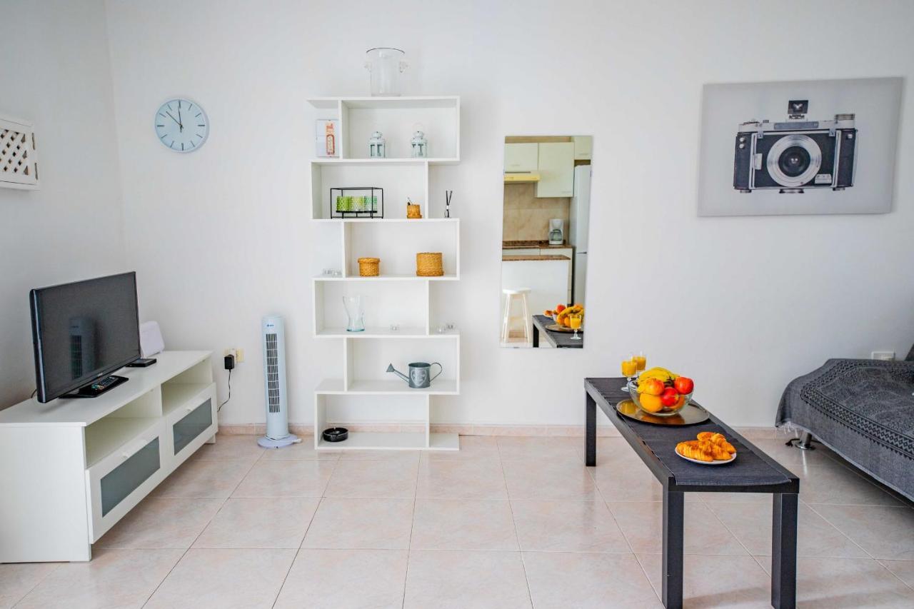 Sea Breeze Apartment *