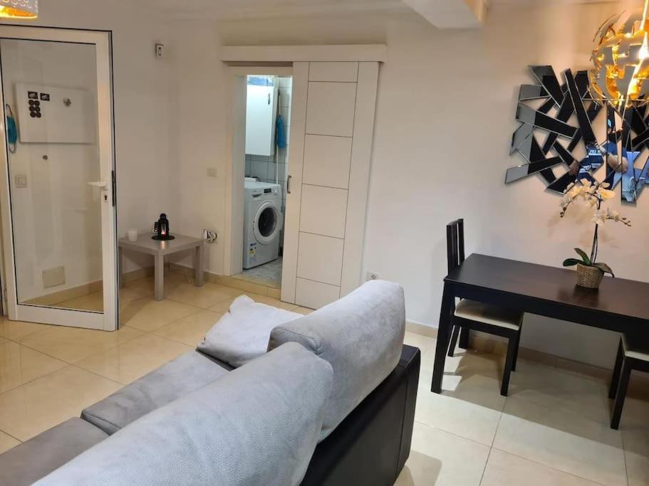 Angelmoon Modern & Sea Views Apartamento *