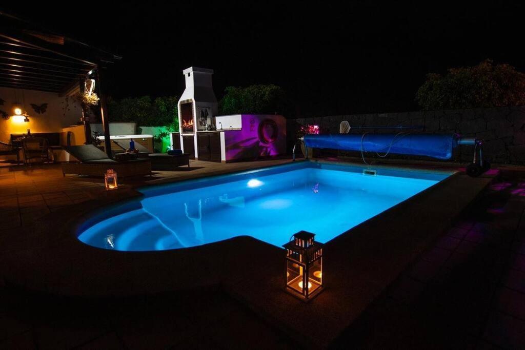 Solsidan Pool, Jacuzzi, A/c 15 Minutes Walking To Marina Rubicon Villa