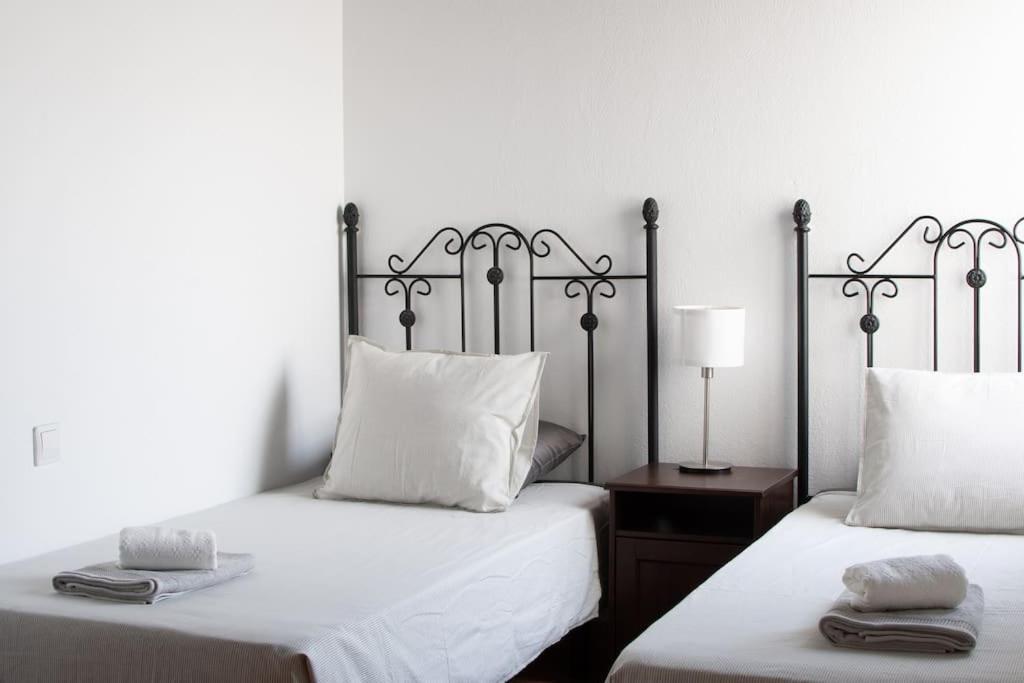 Сasa de vacaciones Casa Marlay Spacious, Heated Pool, Bbq & Fast Wi-fi Only 15 Minutes Walk To Town