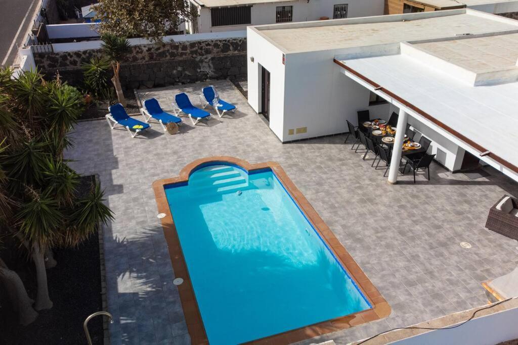 Сasa de vacaciones Casa Marlay Spacious, Heated Pool, Bbq & Fast Wi-fi Only 15 Minutes Walk To Town