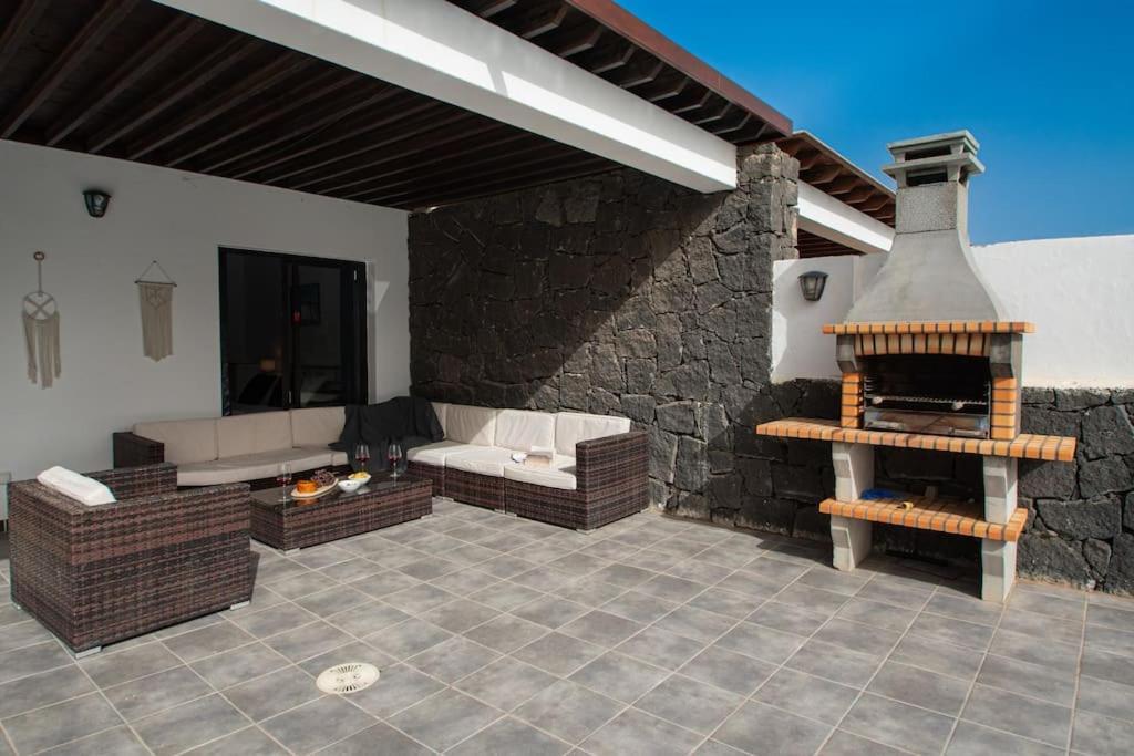 Casa Marlay Spacious, Heated Pool, Bbq & Fast Wi-fi Only 15 Minutes Walk To Town Сasa de vacaciones