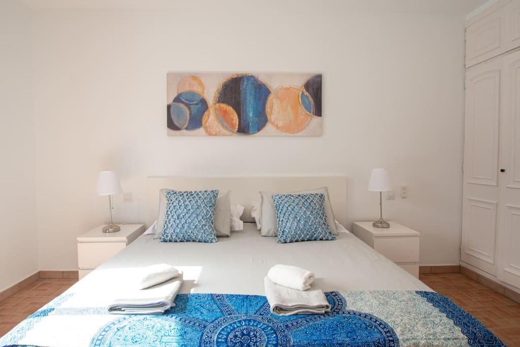 Casa Marlay Spacious, Heated Pool, Bbq & Fast Wi-fi Only 15 Minutes Walk To Town Сasa de vacaciones *