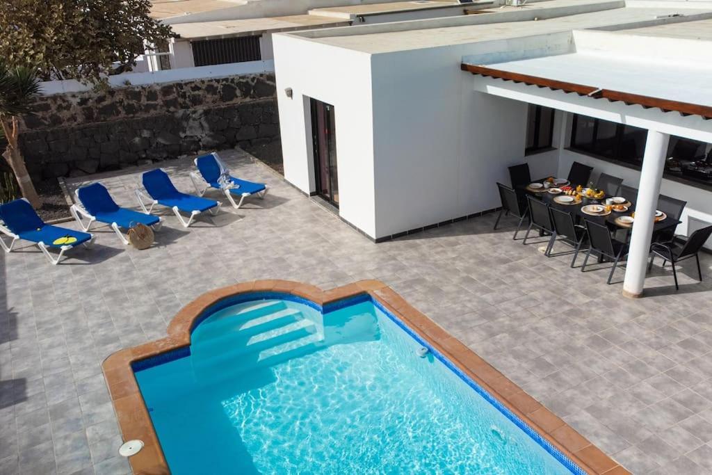 Сasa de vacaciones Casa Marlay Spacious, Heated Pool, Bbq & Fast Wi-fi Only 15 Minutes Walk To Town Playa Blanca (Lanzarote)