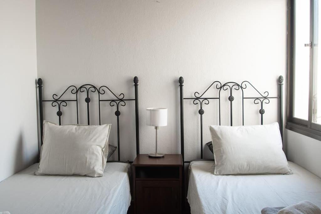 Сasa de vacaciones Casa Marlay Spacious, Heated Pool, Bbq & Fast Wi-fi Only 15 Minutes Walk To Town