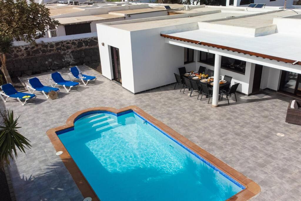 Сasa de vacaciones Casa Marlay Spacious, Heated Pool, Bbq & Fast Wi-fi Only 15 Minutes Walk To Town *