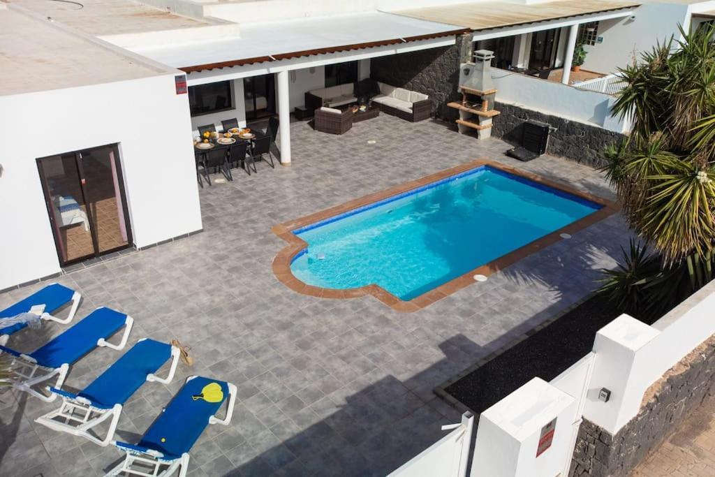 Casa Marlay Spacious, Heated Pool, Bbq & Fast Wi-fi Only 15 Minutes Walk To Town Сasa de vacaciones Playa Blanca (Lanzarote)