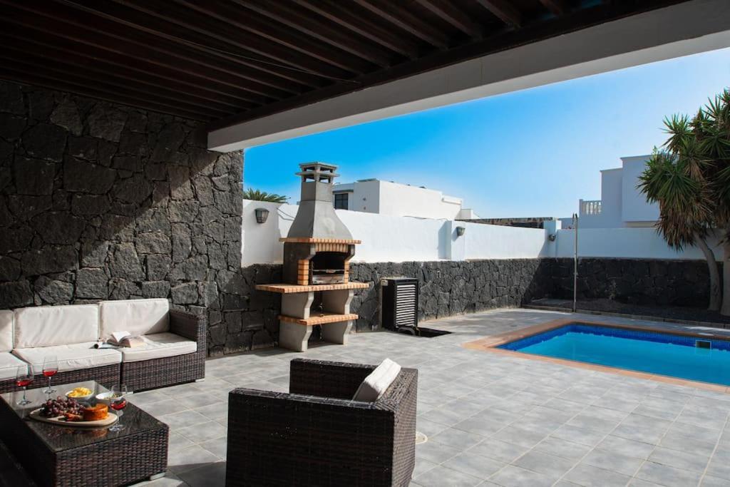Casa Marlay Spacious, Heated Pool, Bbq & Fast Wi-fi Only 15 Minutes Walk To Town Сasa de vacaciones